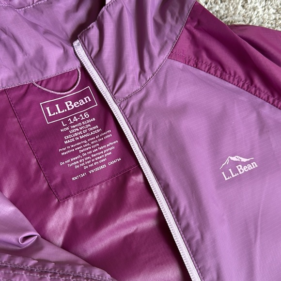 Girls L.L. Bean Wind and Rain Jacket - Picture 3 of 7